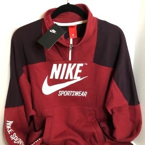 Nike Sportswear Sweater Size (M) NEW W/ TAG